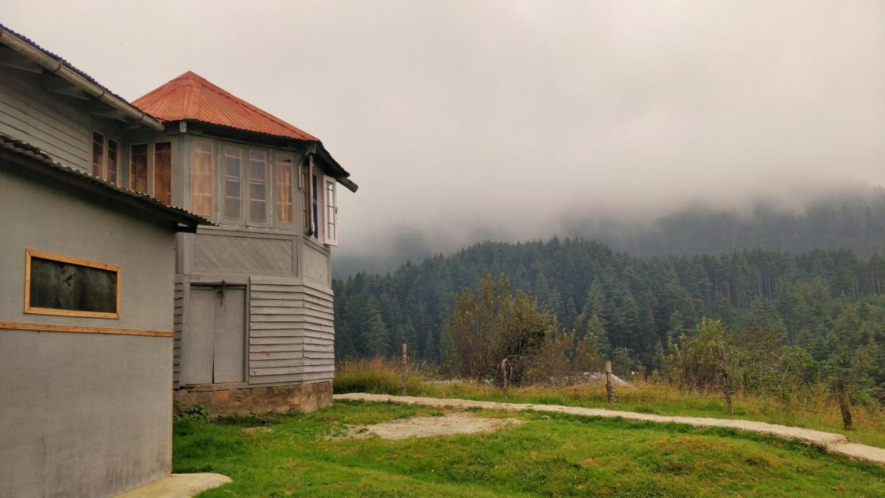 Black Bear Cottage Khajjiar Bagian luar foto